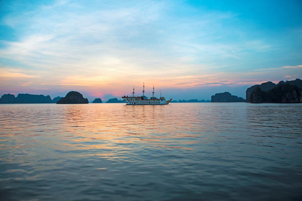 Dragon Legend Cruise Hotel Ha Long Exterior photo