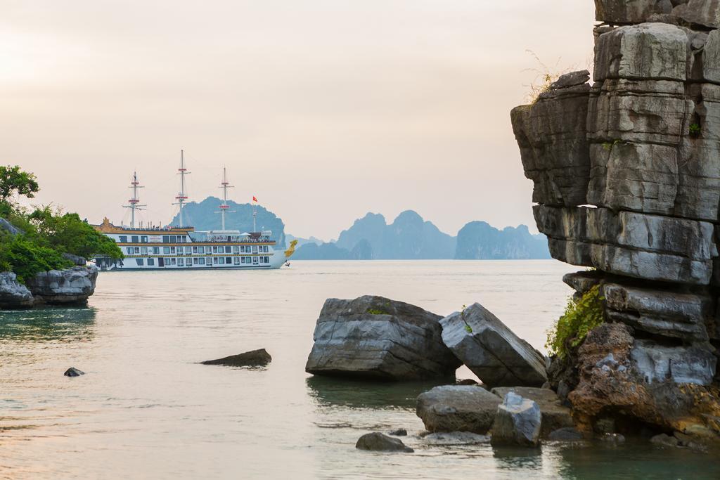 Dragon Legend Cruise Hotel Ha Long Exterior photo